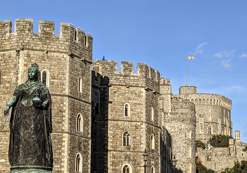 Queen Victoria statue